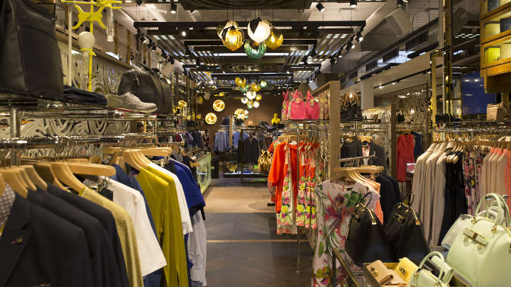 영국 럭셔리 의류 리테일 매장 Ted Baker에 적용된 필립스의 Sales Floor 조명