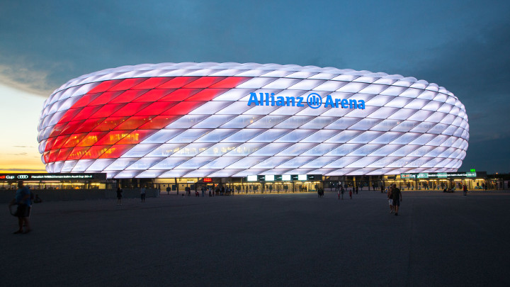 필립스 LED Sonderbeleuchtung Allianz Arena zum Audi Cup - 스포츠 조명